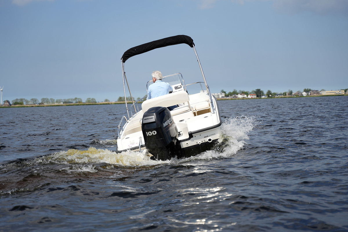 foto: 58 Boston Whaler 170 Dauntless