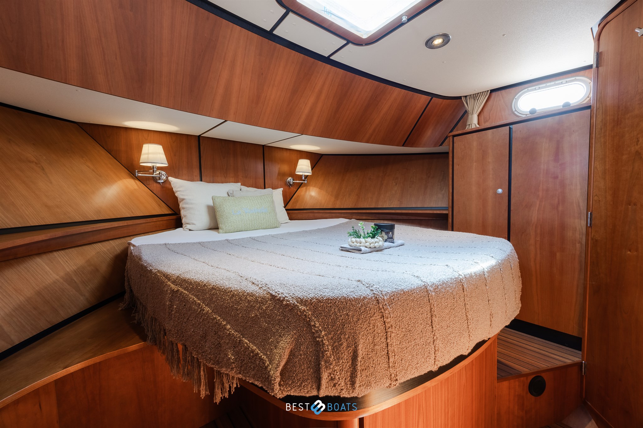 foto: 37 Linssen Grand Sturdy 40.9 AC