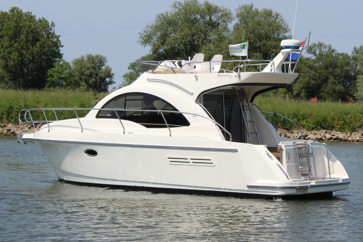 foto: 21 Rodman  30 Cruiser Flybridge 