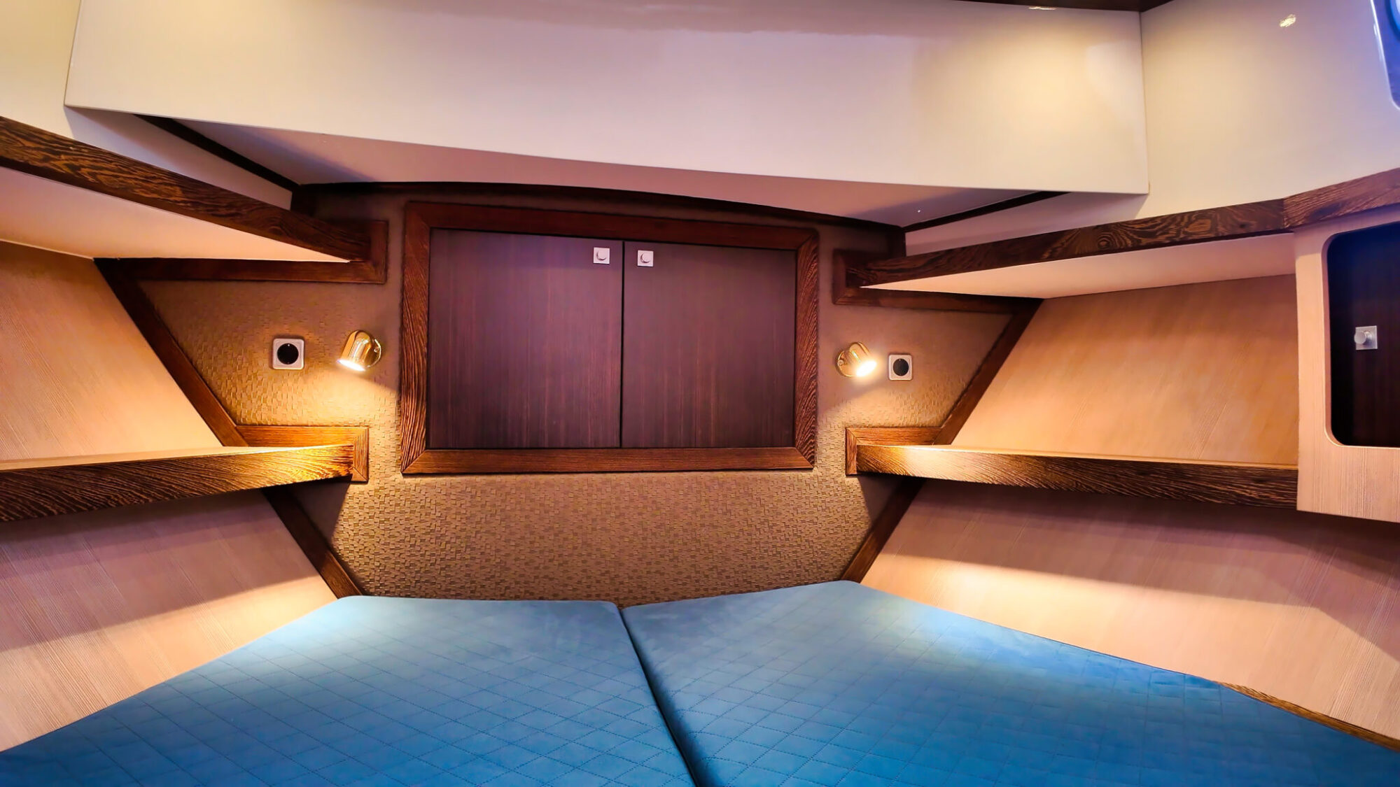 foto: 34 Aventura Aventura 43 AK Cabrio