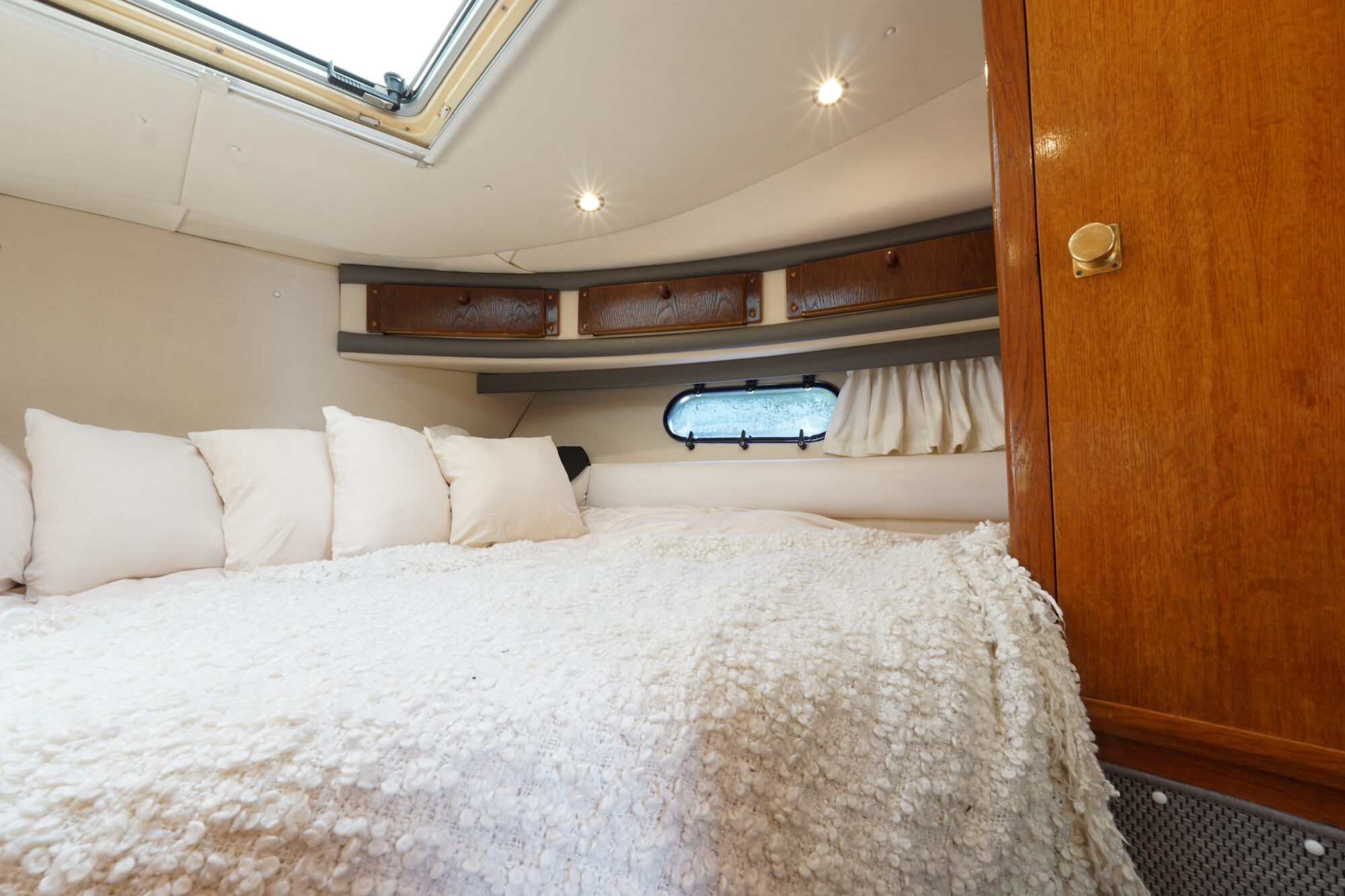 foto: 48 Sealine Sealine 328 Sport Bridge