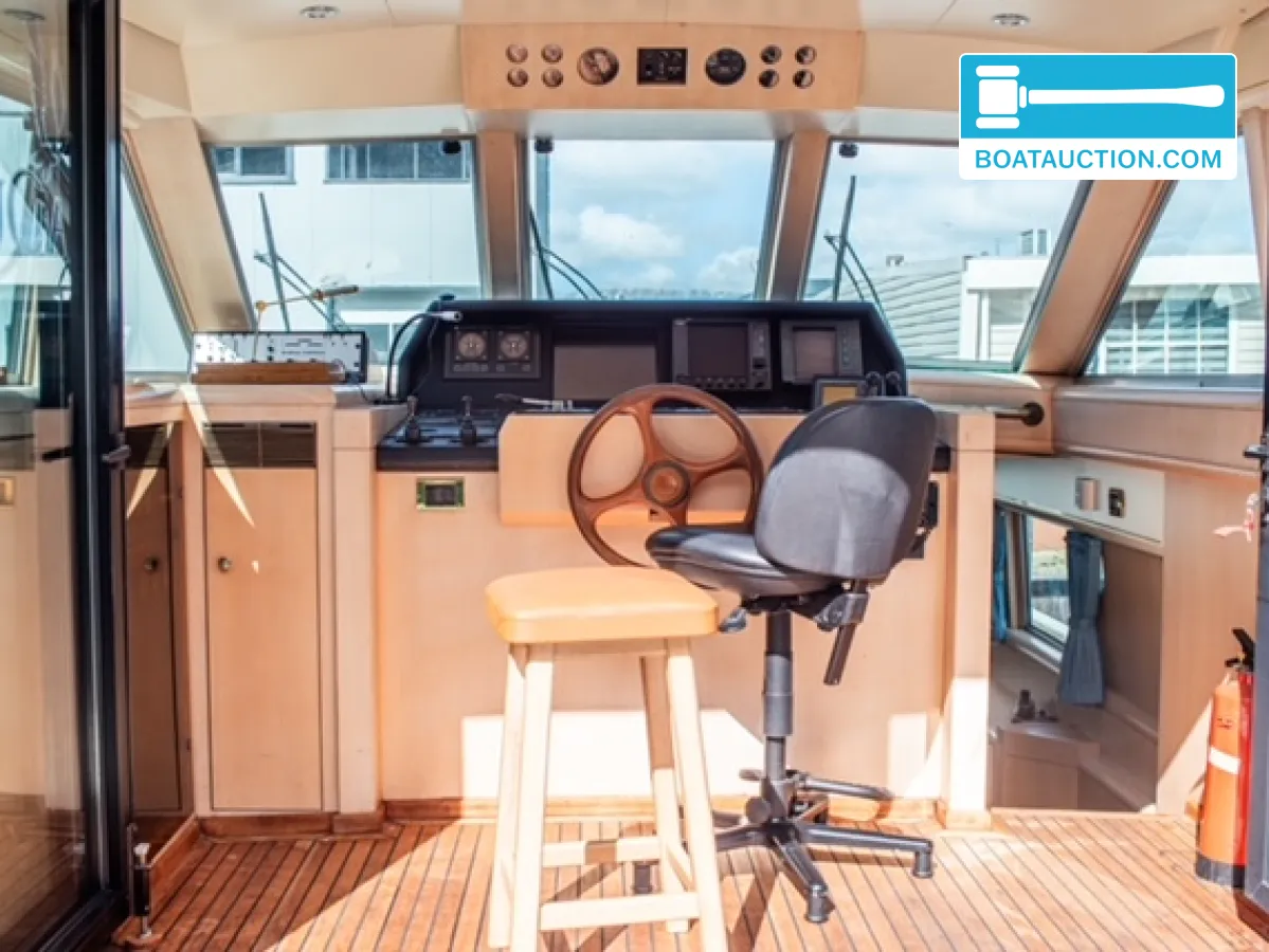 foto: 93 De Vries Lentsch 14.80 pilothouse