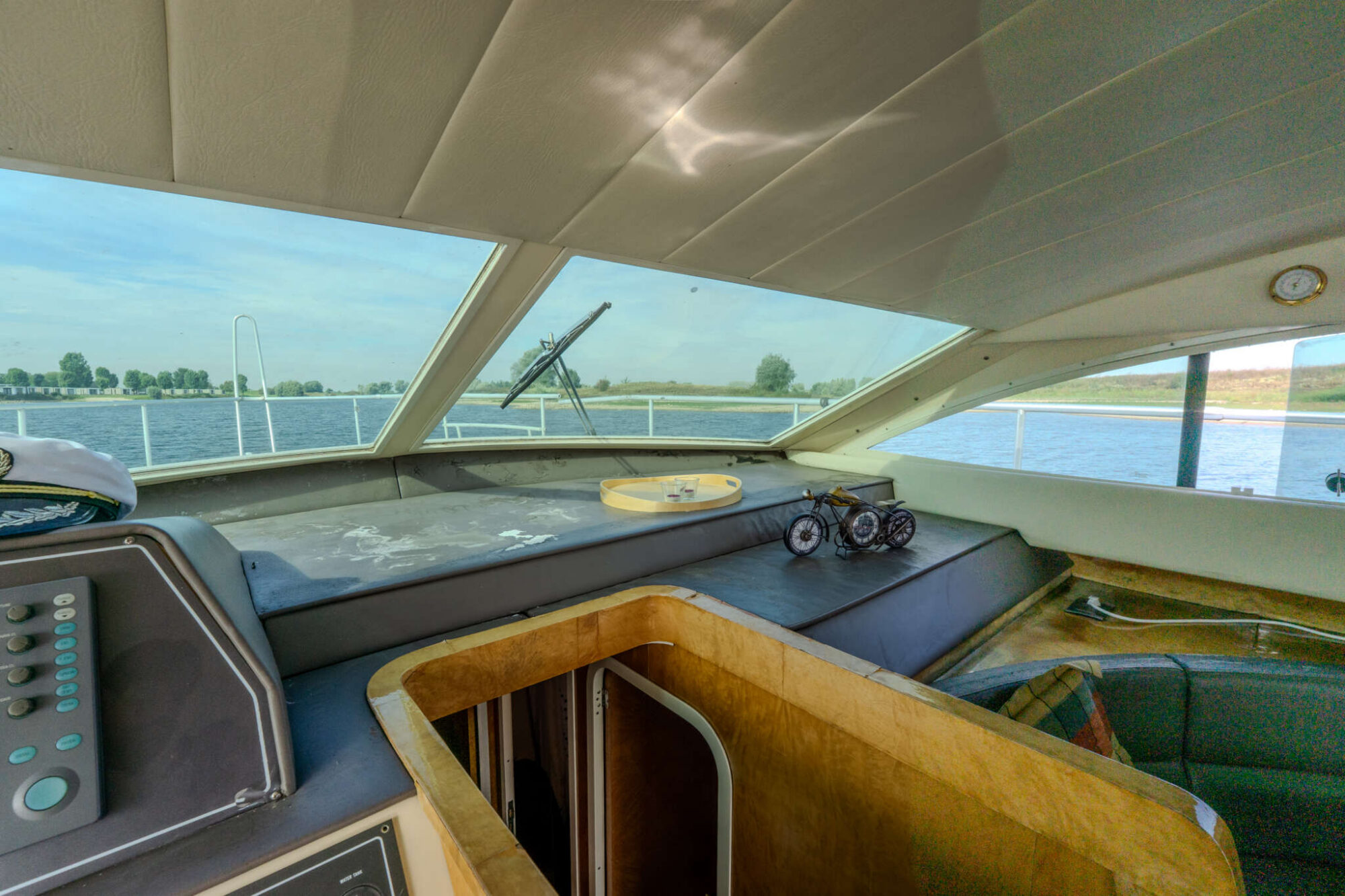 foto: 61 Mochi Craft Mochi Craft 43 Flybridge