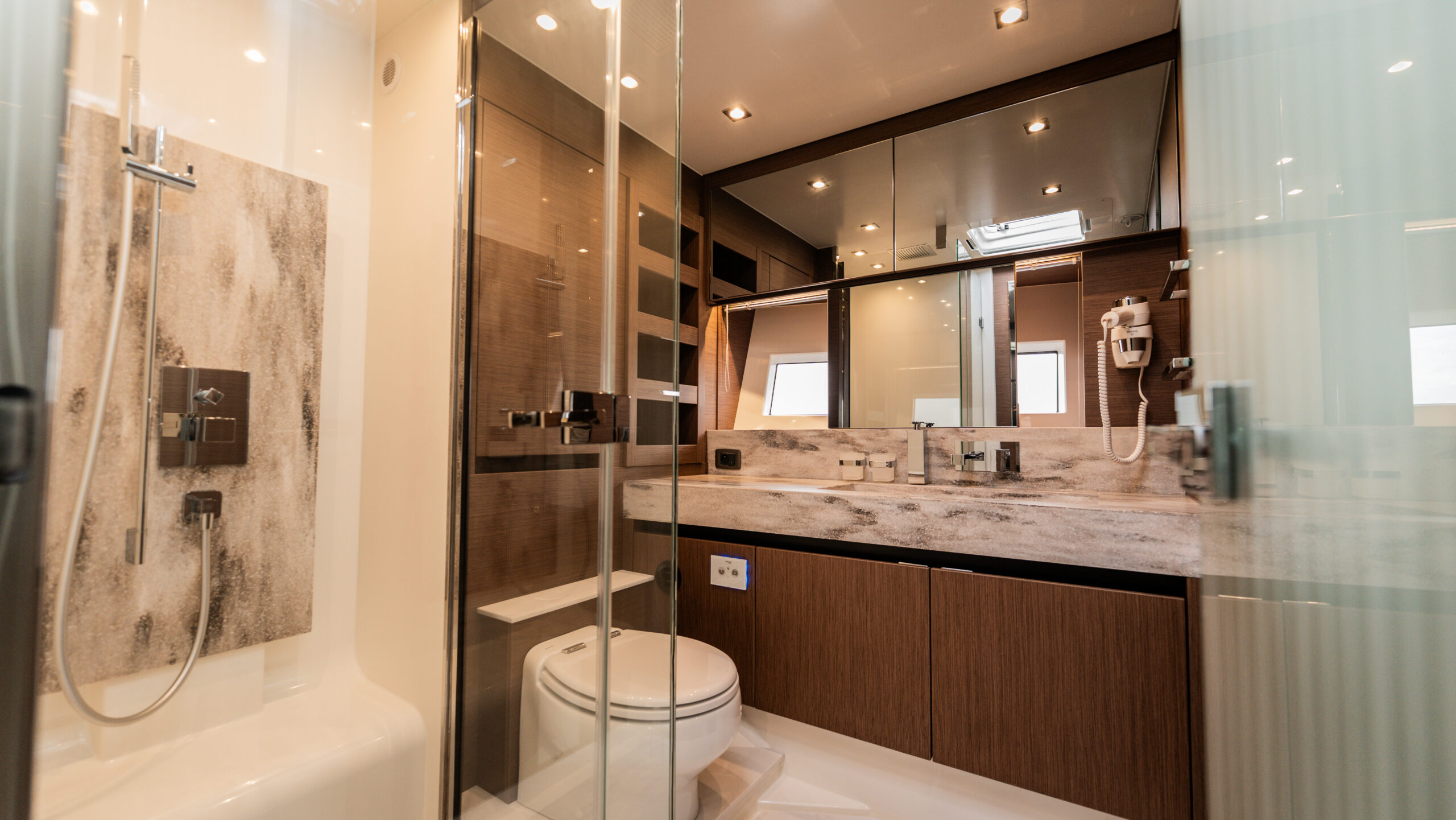 foto: 192 Prestige X70