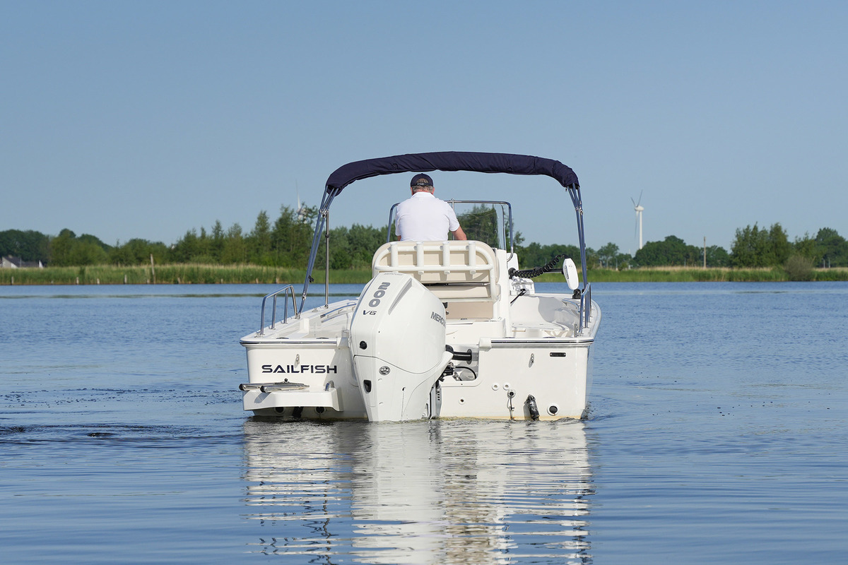foto: 54 Boston Whaler 210 Montauk