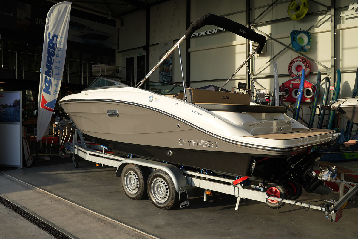 foto: 42 Sea Ray SPX 210