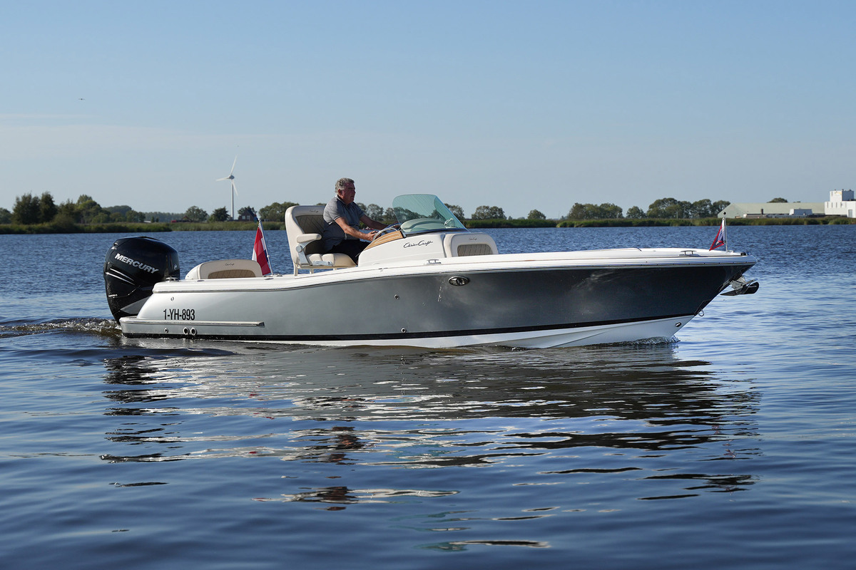 foto: 35 Chris Craft Catalina 23