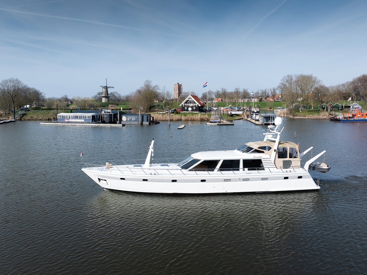 foto: 53 Laancruiser 2100