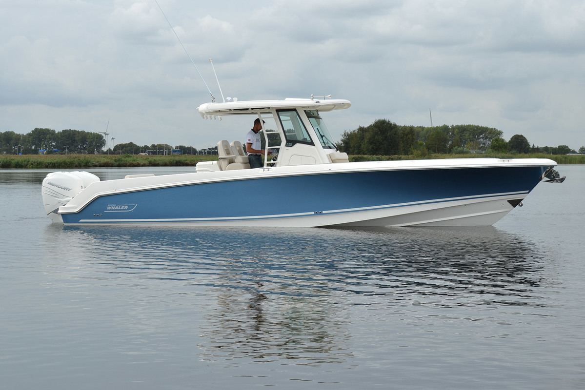 foto: 67 Boston Whaler 330 Outrage