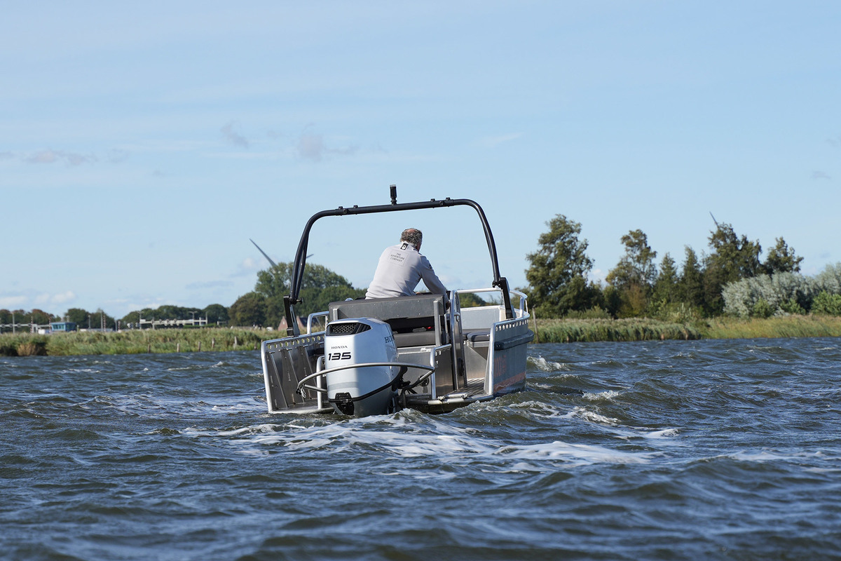 foto: 32 Dock Steel 650