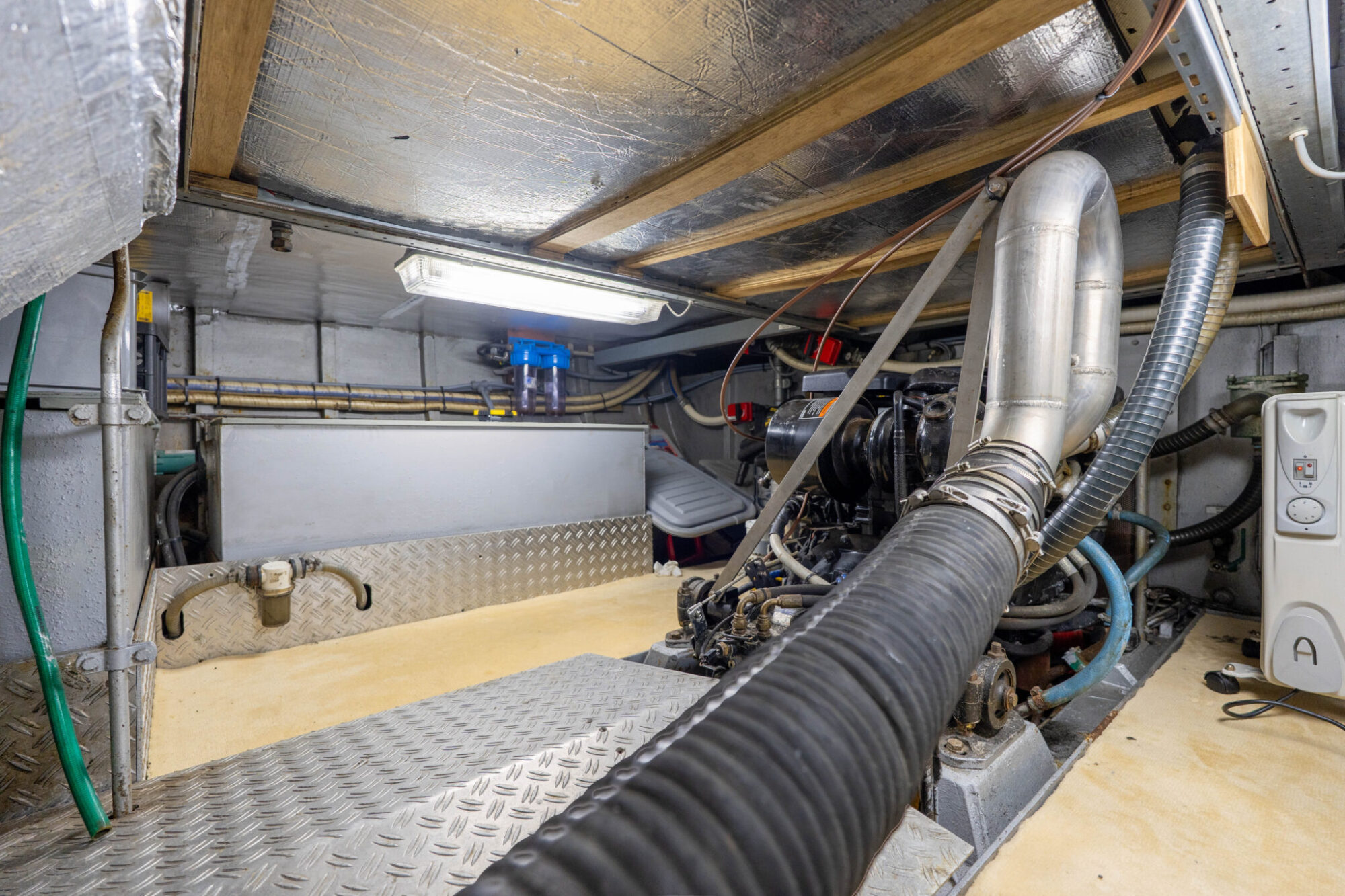 foto: 64 Pieter Beeldsnijder Pieter Beeldsnijder Spiegelkotter 15.00 VS