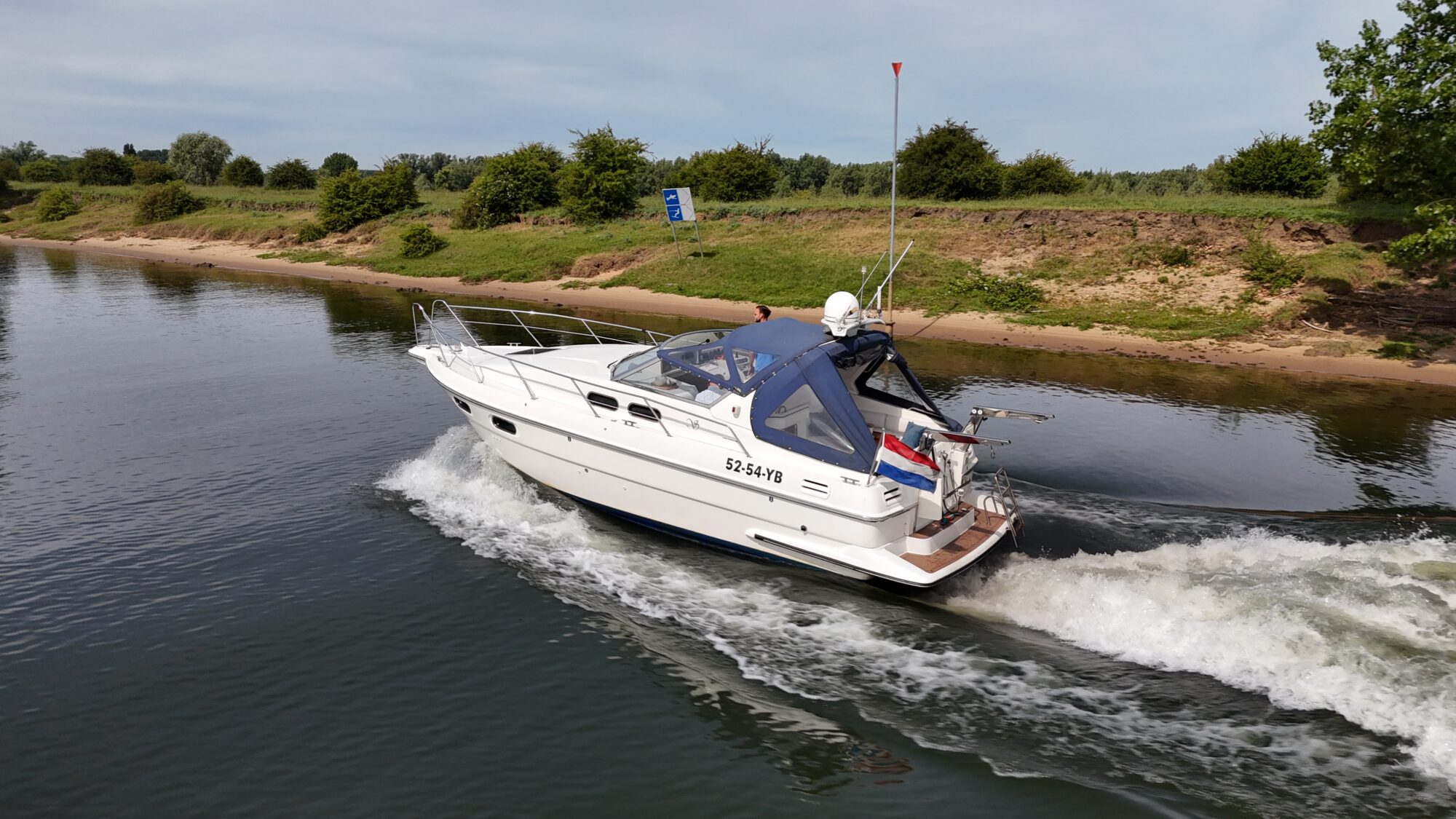 foto: 96 Sealine Sealine 328 Sport Bridge