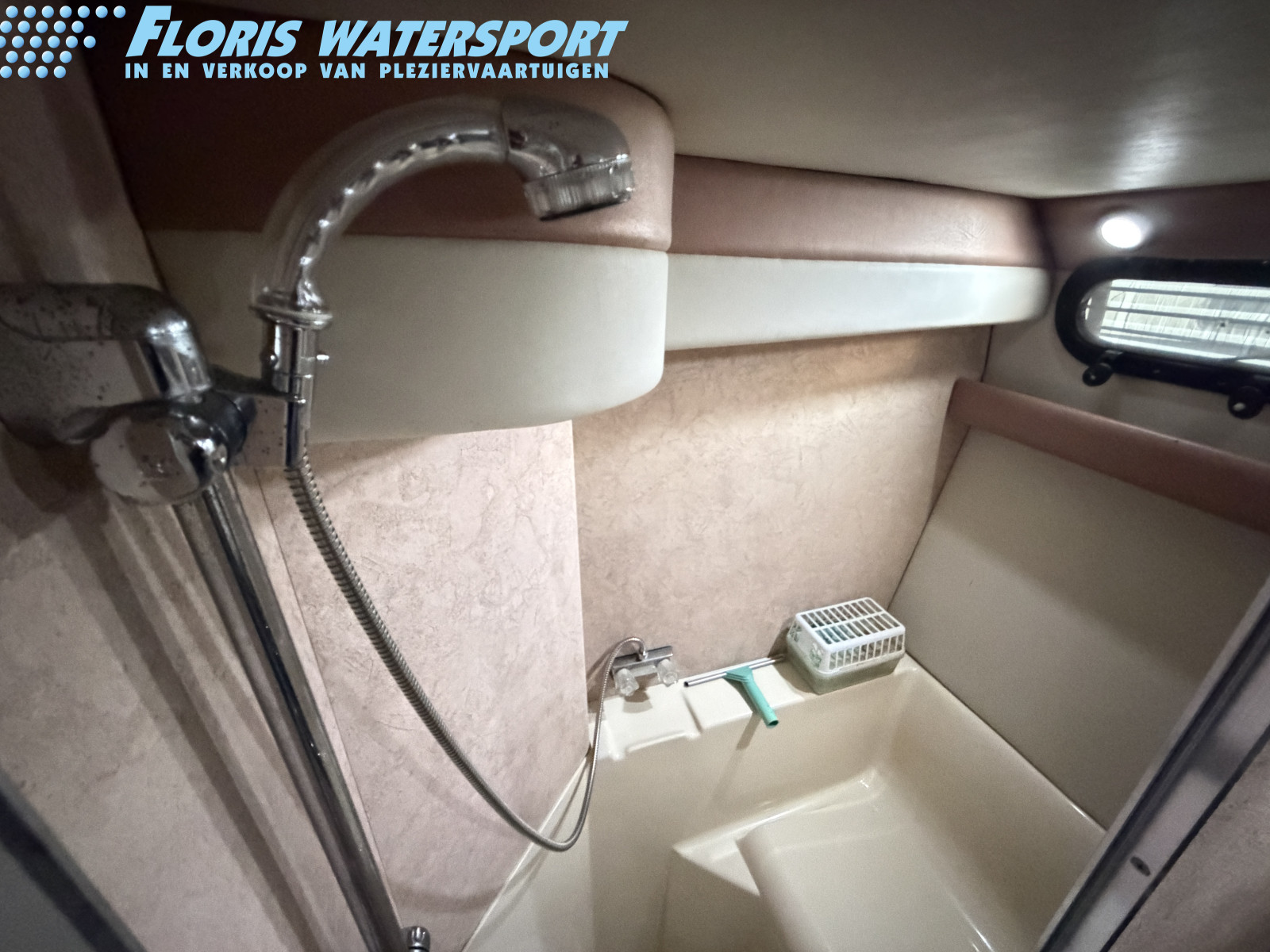 foto: 17 Bayliner 4387