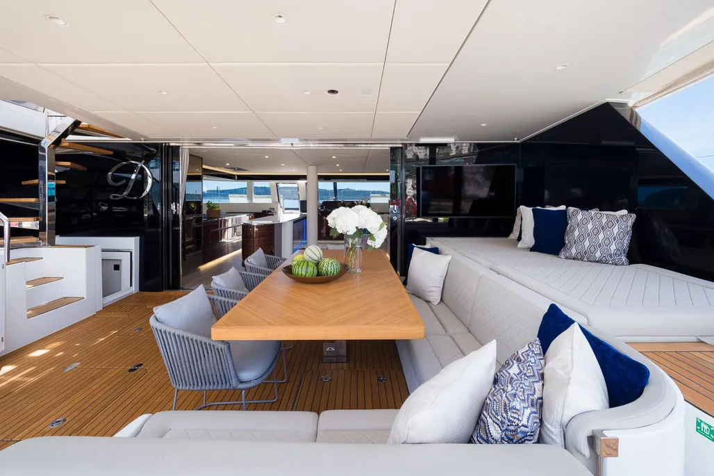 foto: 74 Sunreef 60 Dessus