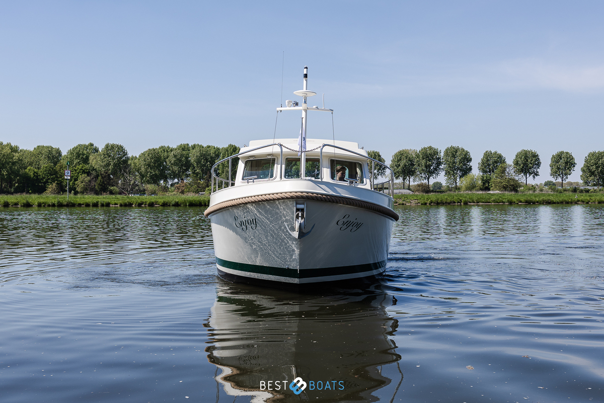 foto: 29 Linssen Grand Sturdy 29.9 Sedan 