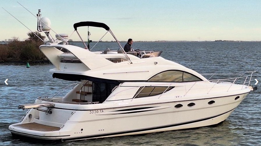 foto: 4 Fairline  Phantom 43
