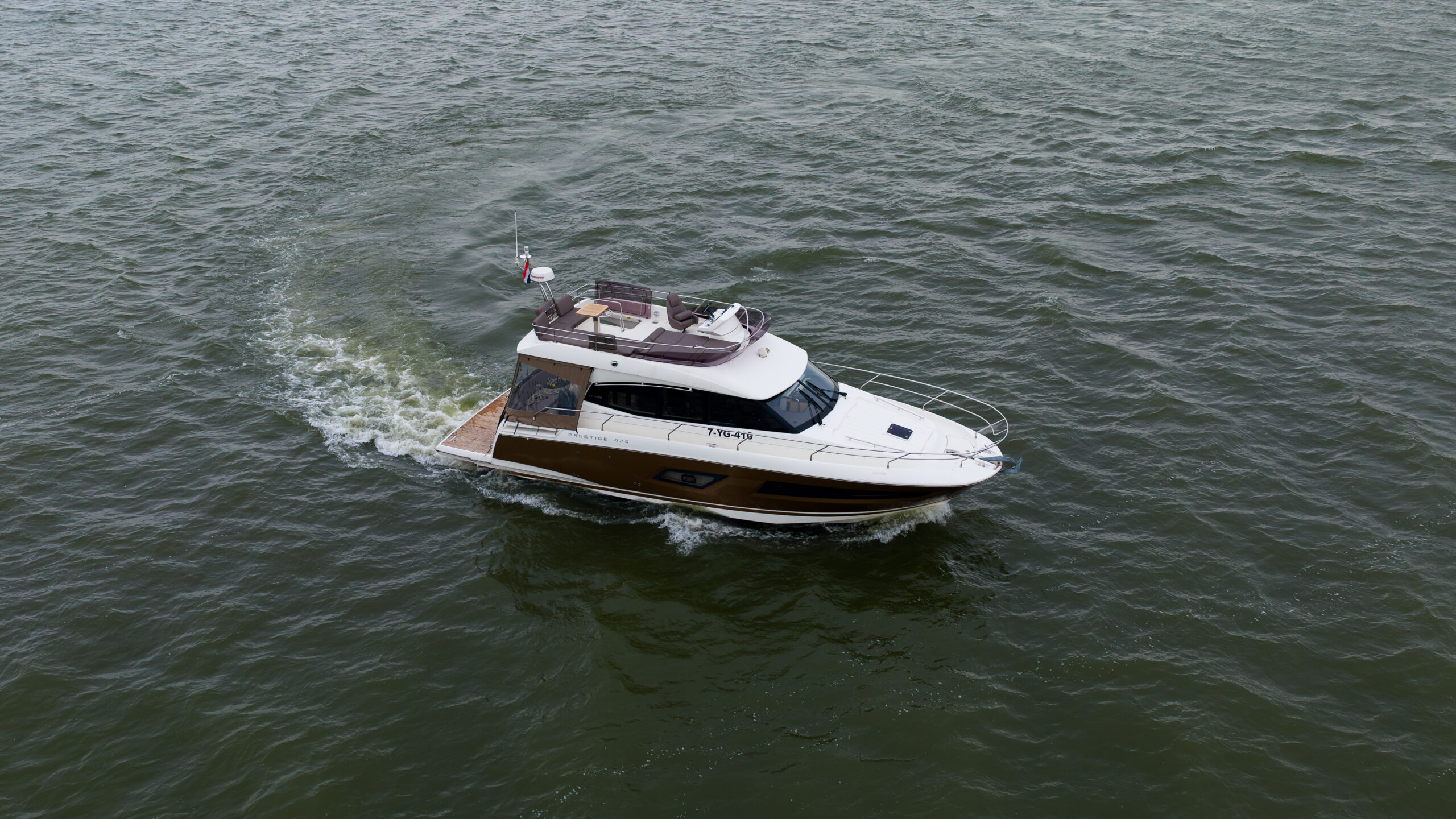 foto: 28 Prestige 420