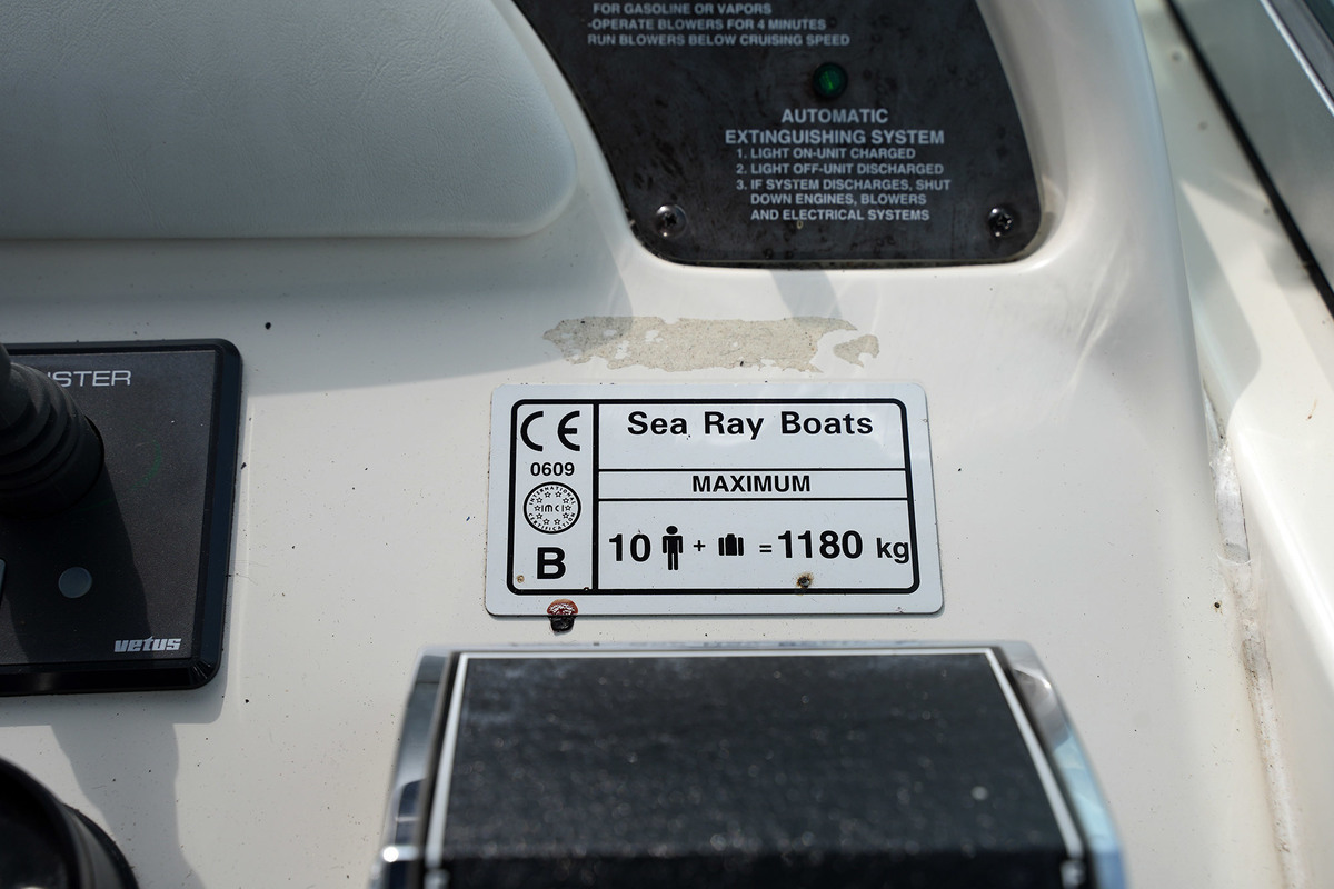 foto: 78 Sea Ray 310 Sundancer