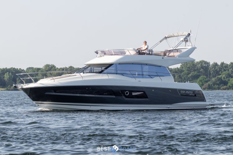 foto: 25 Prestige 460 FLY