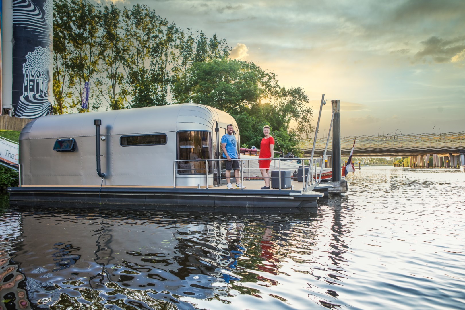 foto: 23 The Coon 1000 Houseboat