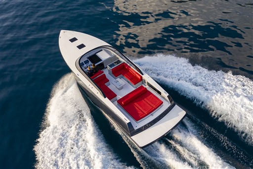 foto: 30 Vandutch 48 - New