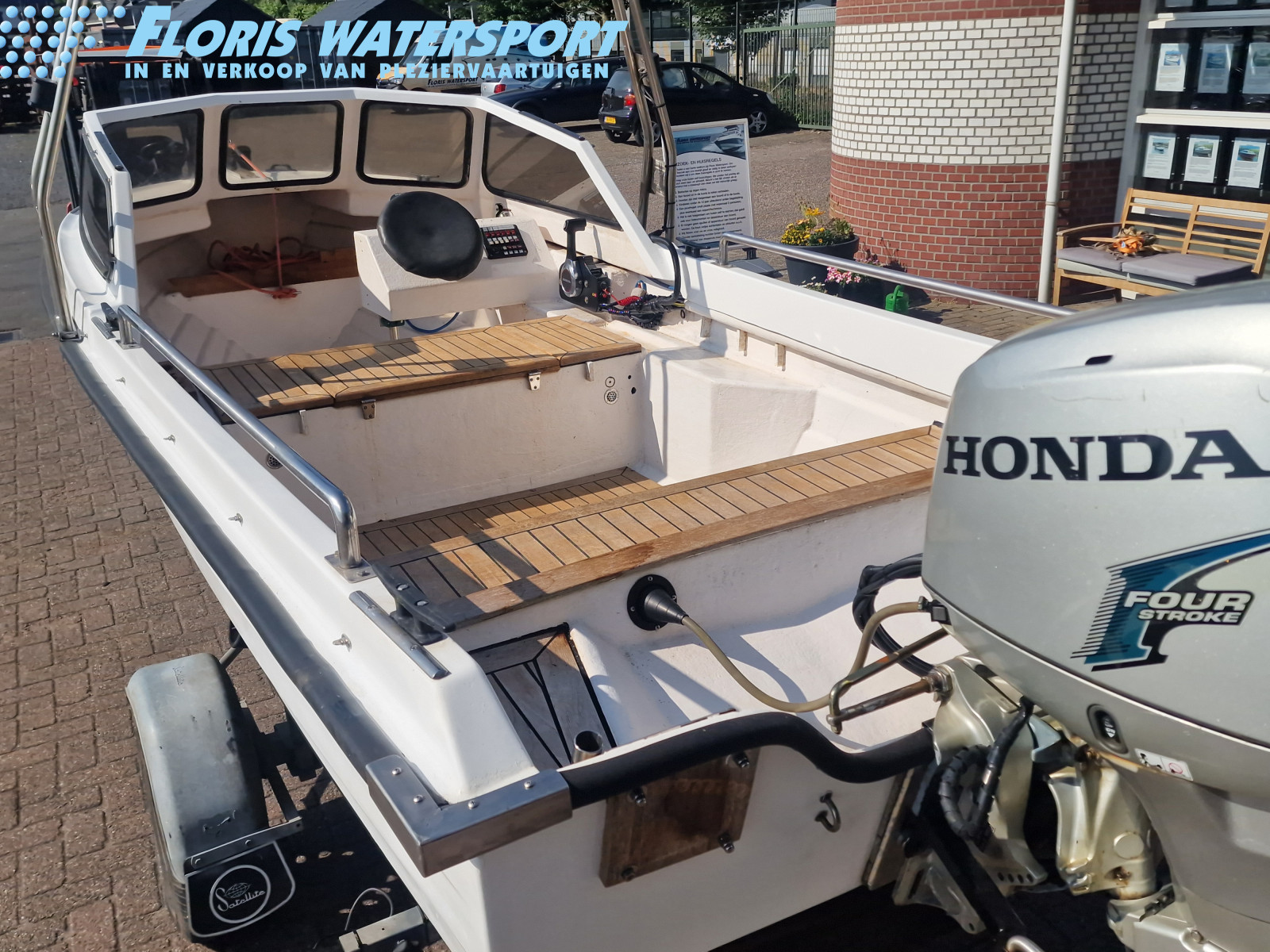 foto: 10 Rana 17 Deluxe 520