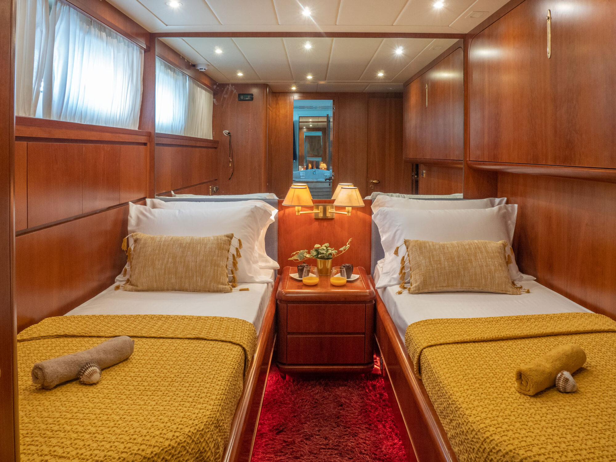 foto: 19 Falcon Falcon 100