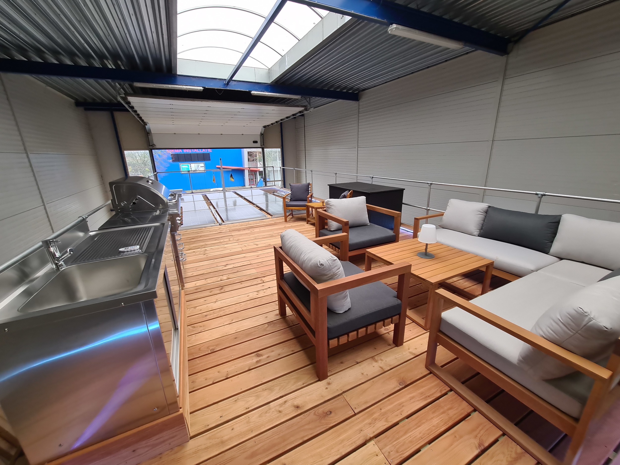 foto: 27 Houseboat LST Sneek 49