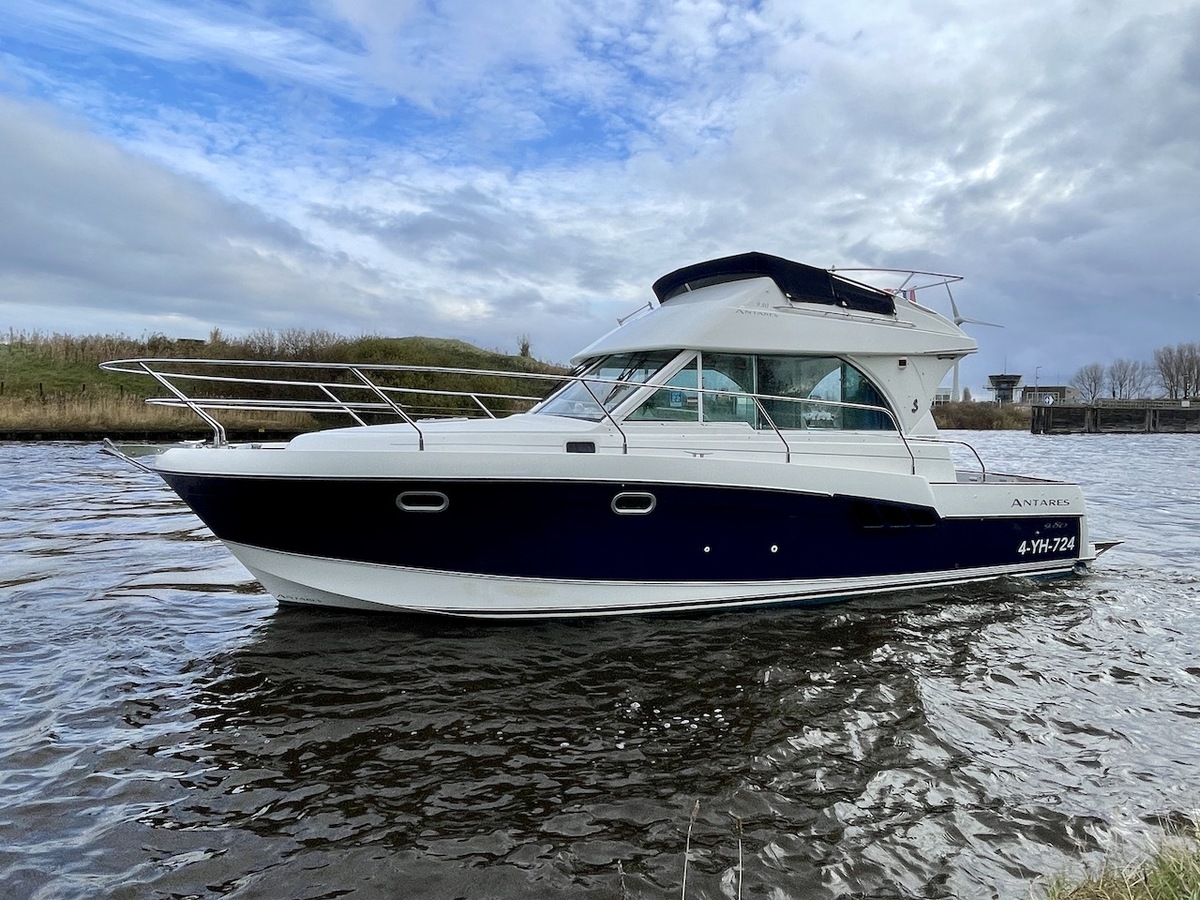 foto: 21 Beneteau Antares 980