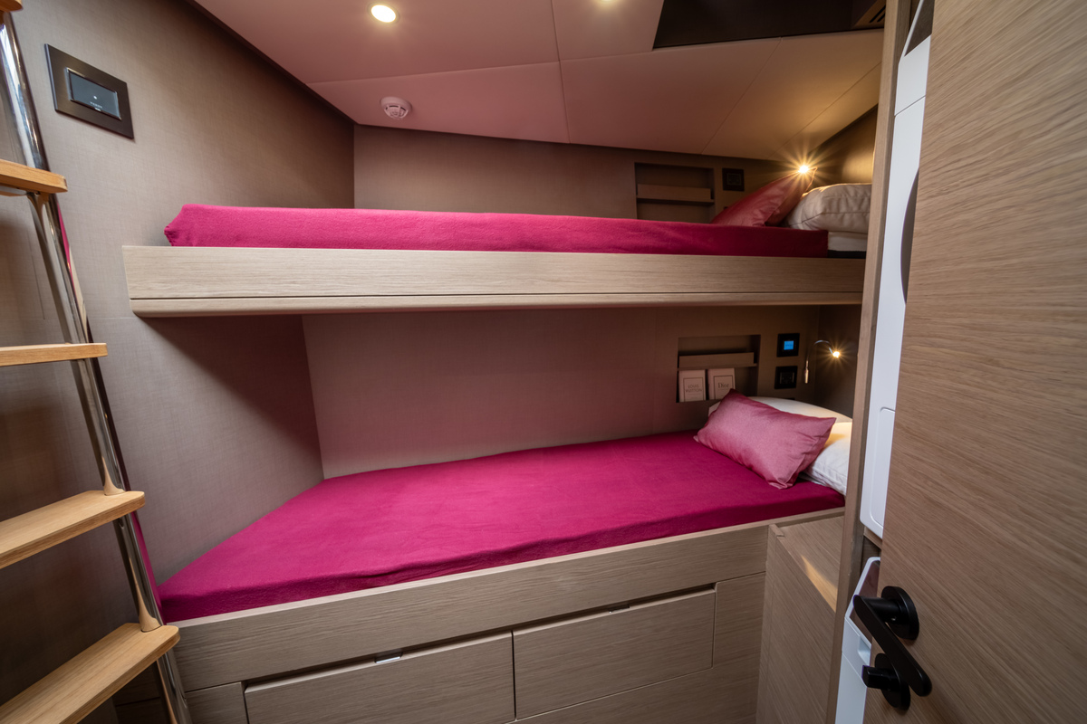 foto: 32 PARDO YACHTS Endurance 72 - NEW