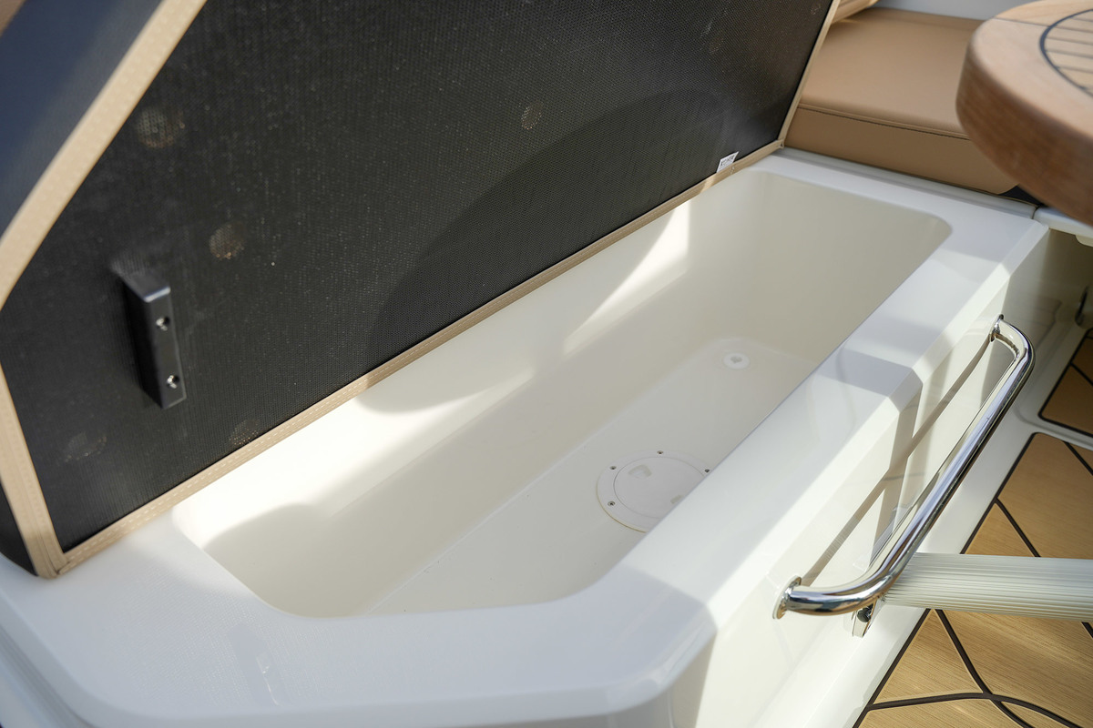 foto: 48 Sea Ray SPX 210