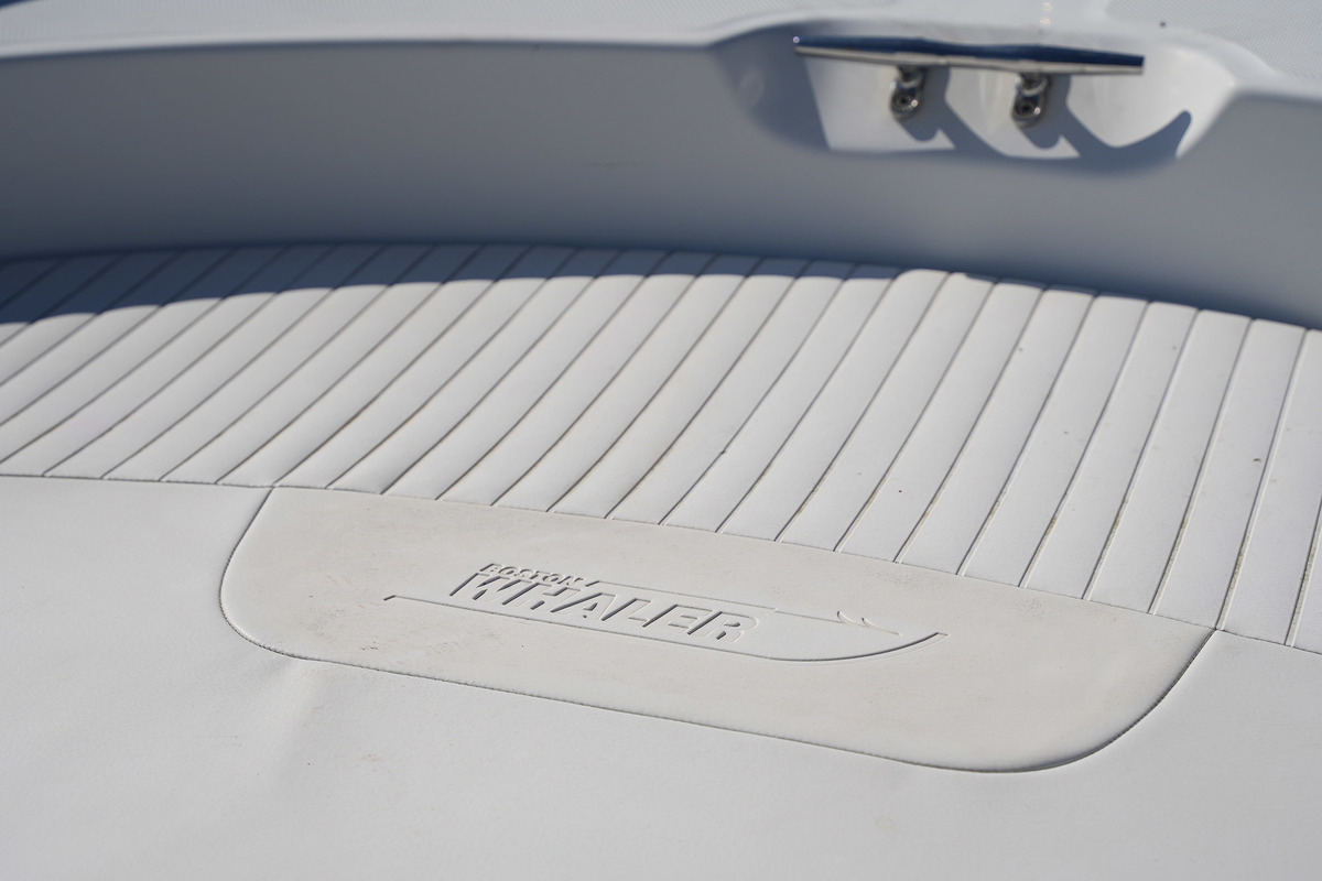 foto: 32 Boston Whaler 190 Montauk