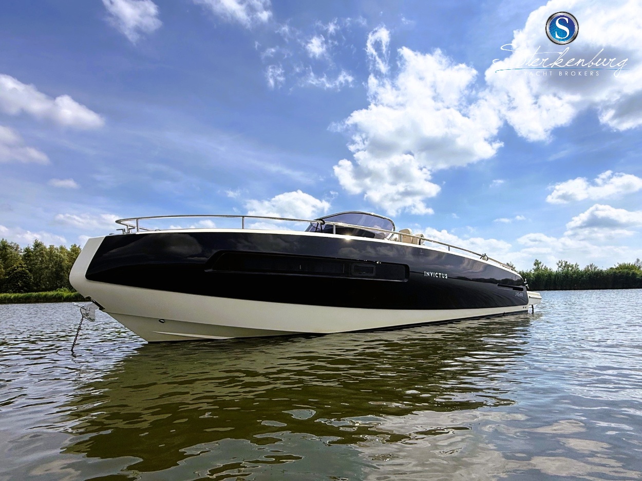 foto: 26 Invictus 280 GT