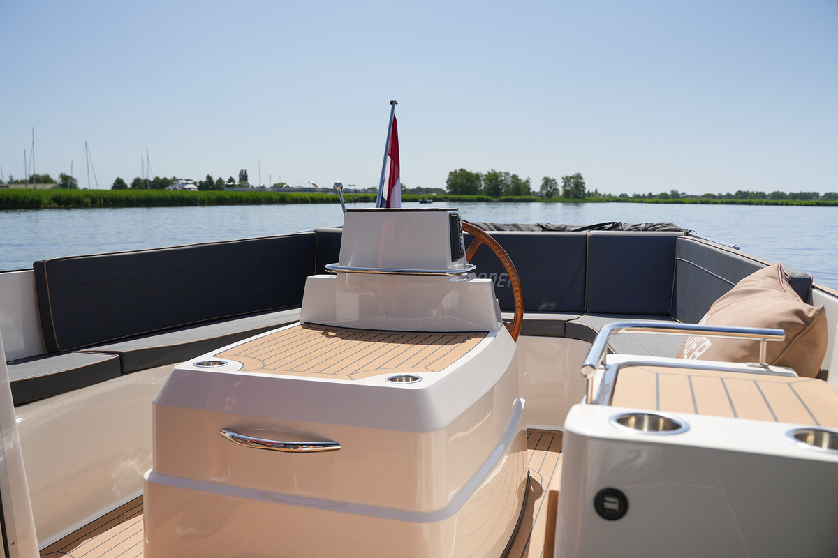 foto: 36 Interboat Intender 820