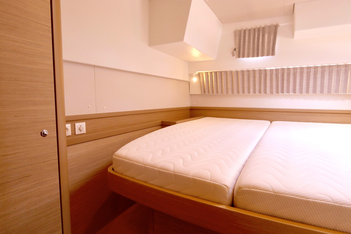 foto: 125 Lagoon 42 Full specs