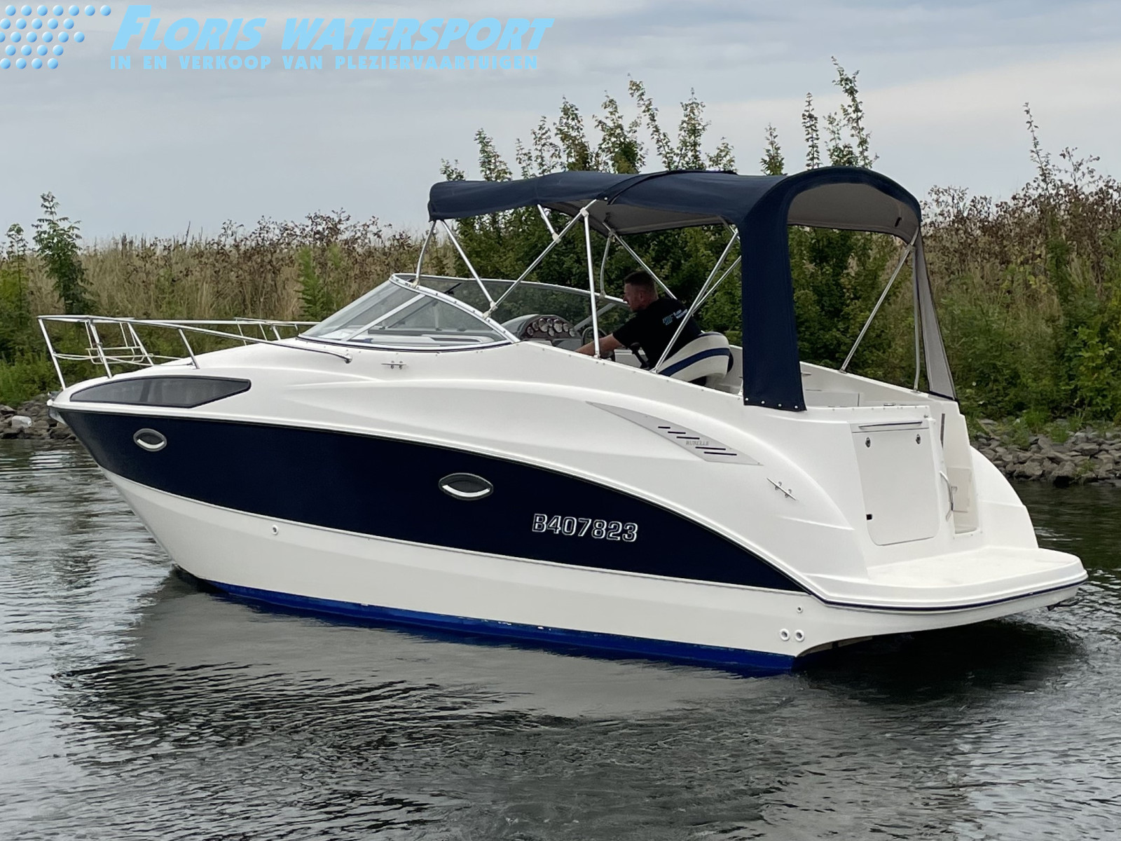 foto: 17 Bayliner  265