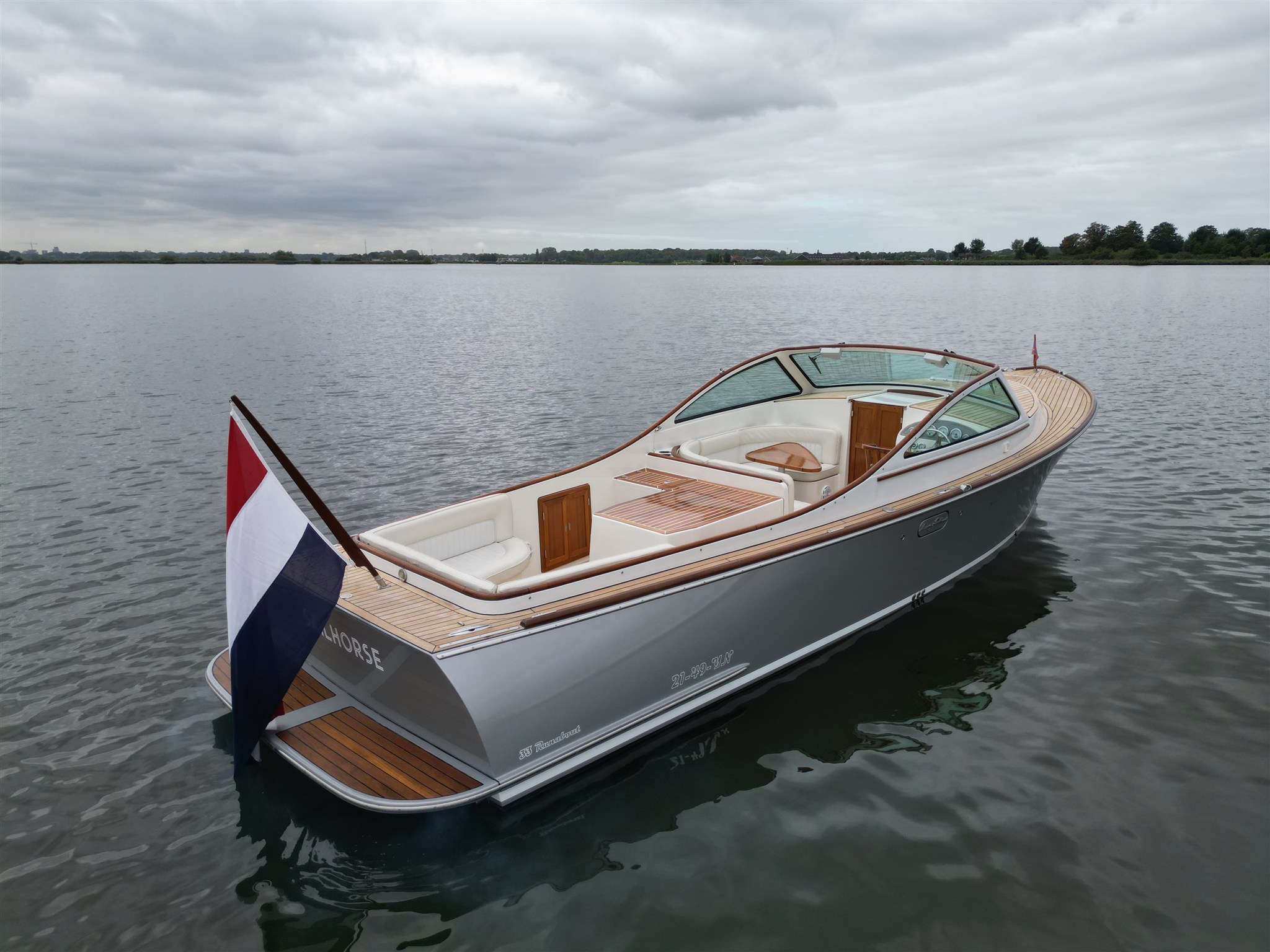foto: 31 Long Island 33 Runabout