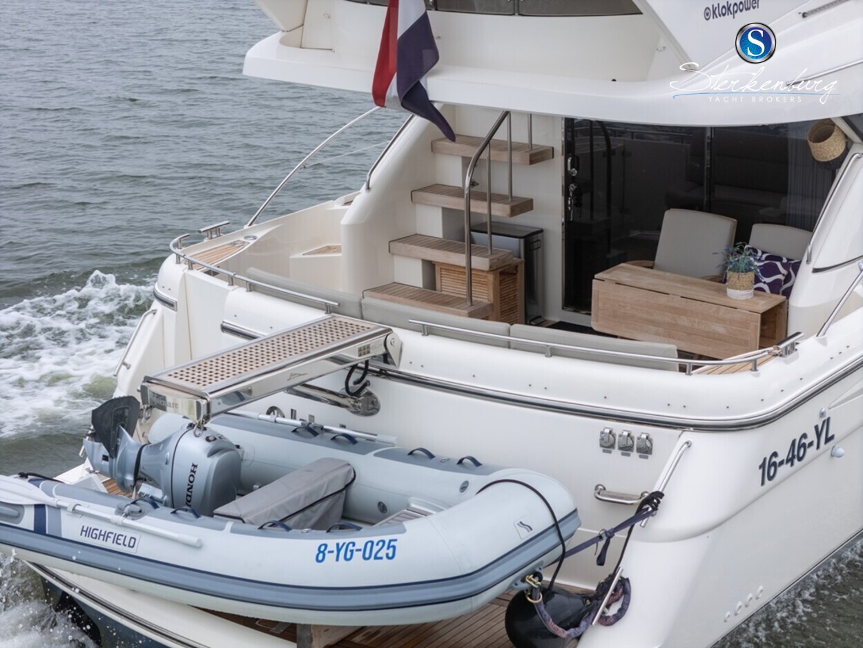 foto: 77 Fairline Phantom 50