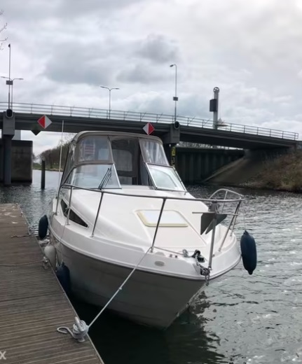 foto: 6 Bayliner 2355 Ciera Sunbridge