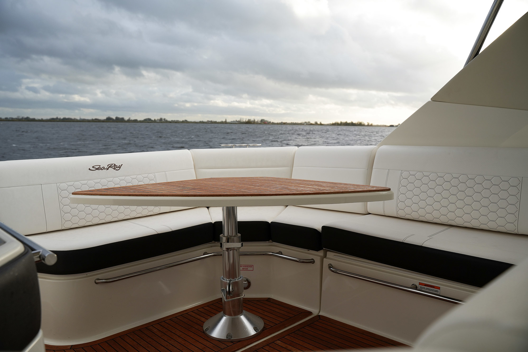 foto: 36 Sea Ray Sundancer 320