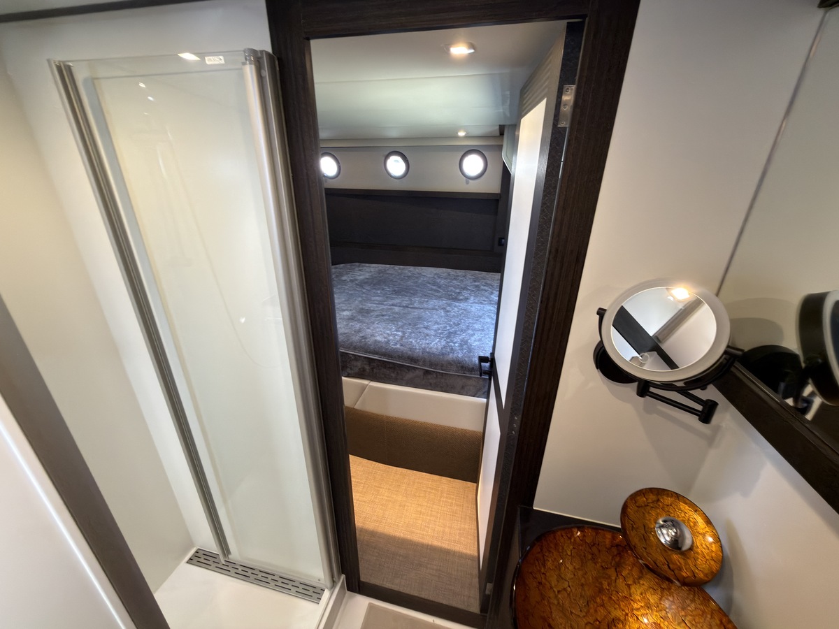 foto: 27 Boarncruiser 44 Elegance AC