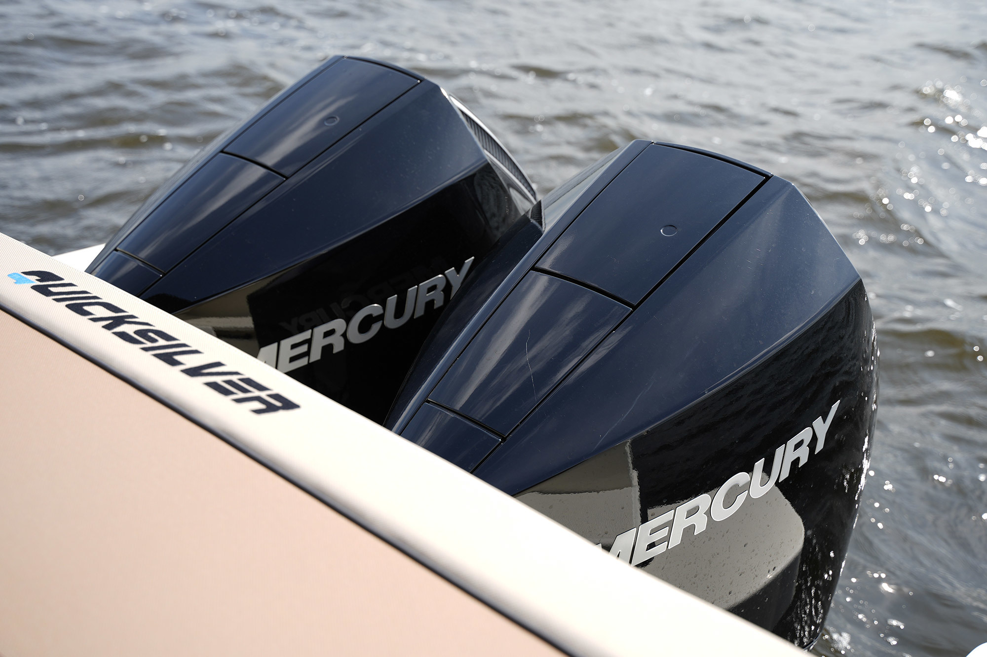 foto: 51 Quicksilver Activ 905 Weekend Outboard