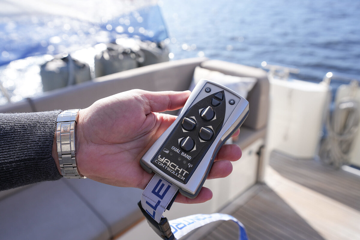 foto: 64 Linssen Grand Sturdy 410 AC Variotop met stabilisator