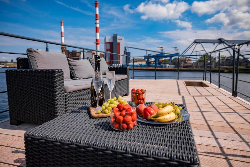 foto: 48 Shogun Mobile Houseboat