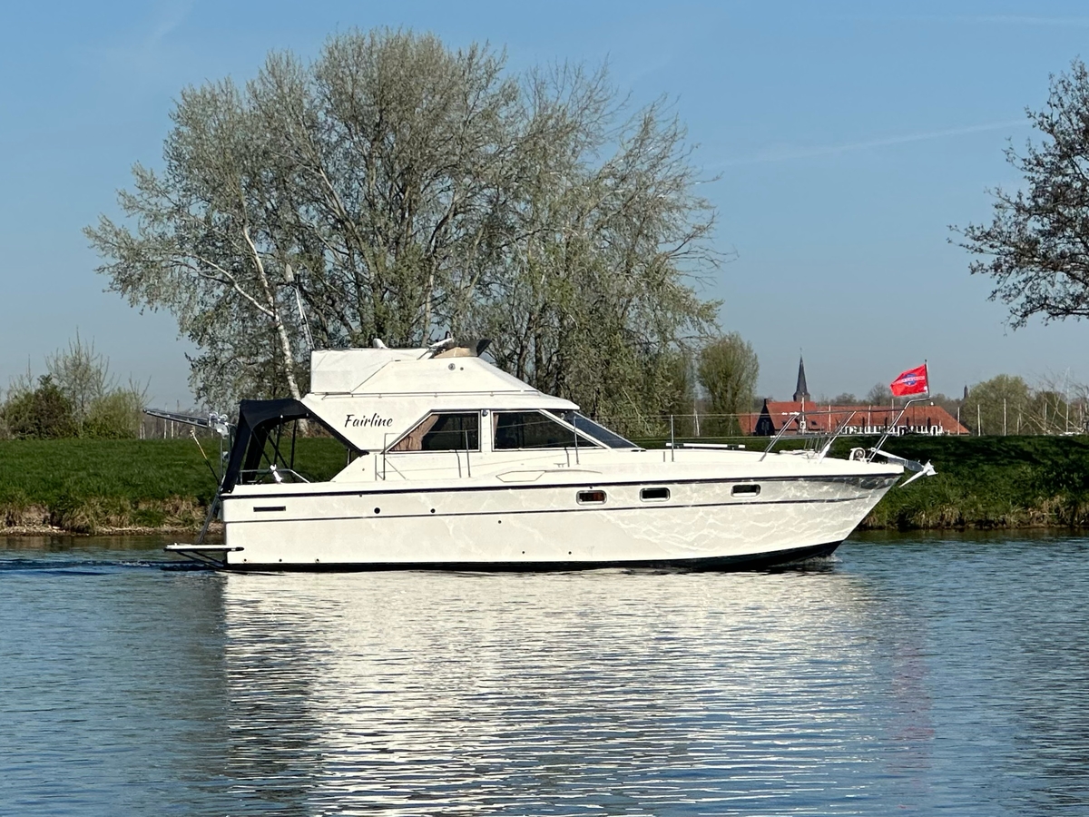 hoofdfoto: 1 Fairline  31 Corniche 