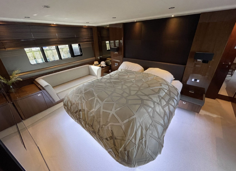 foto: 17 Princess 72 FLY