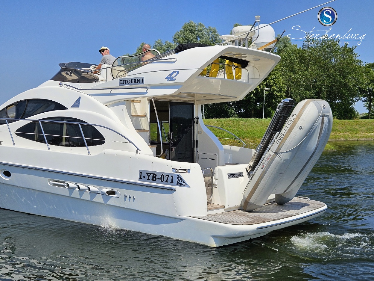foto: 50 Azimut 42