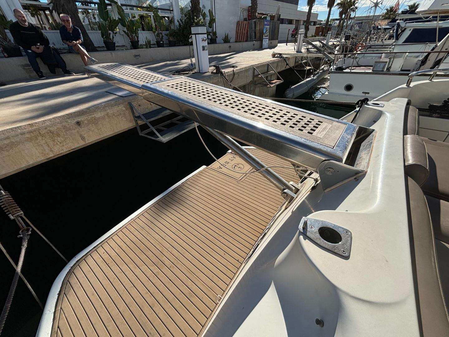foto: 15 Azimut 52