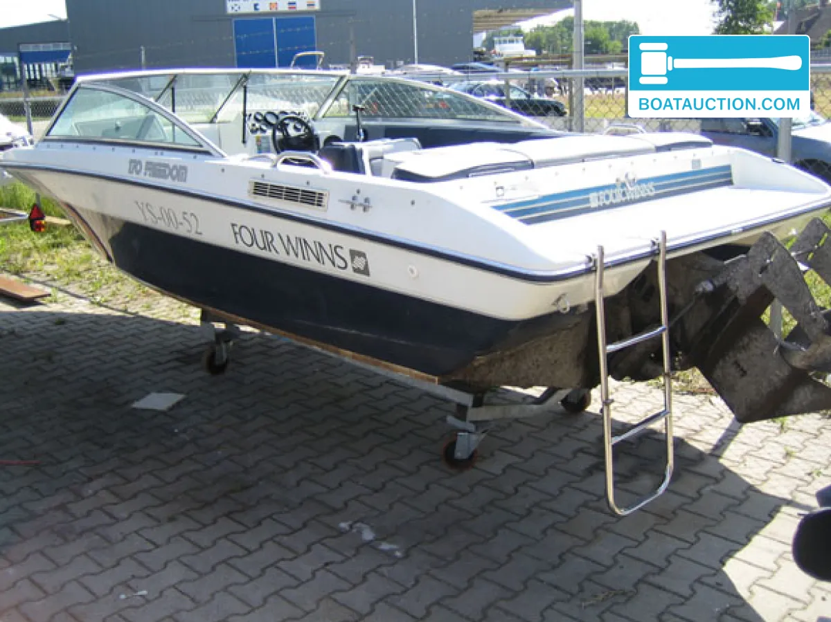 foto: 11 Four Winns 170 Freedom