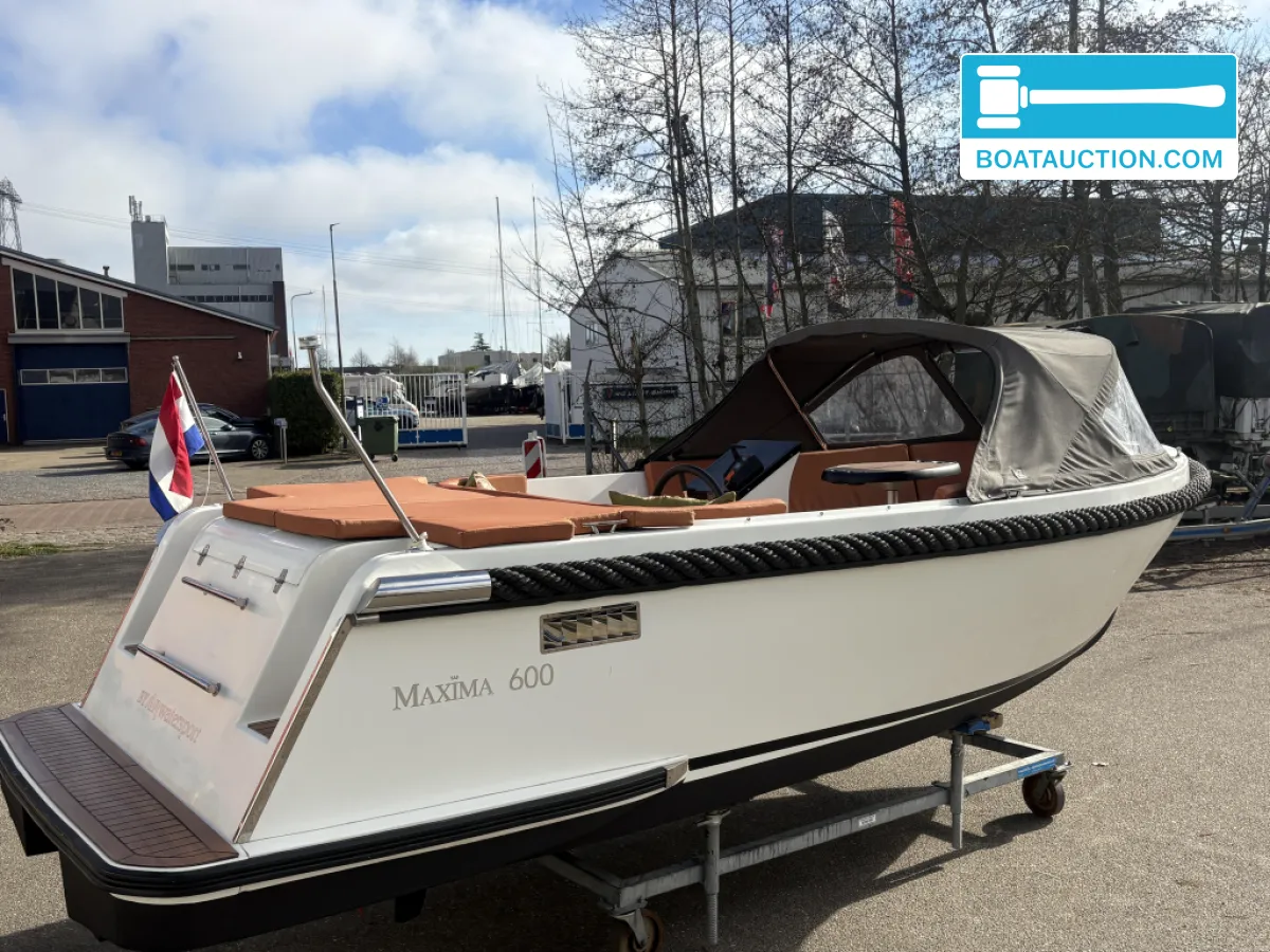 foto: 15 Maxima 600 Tender